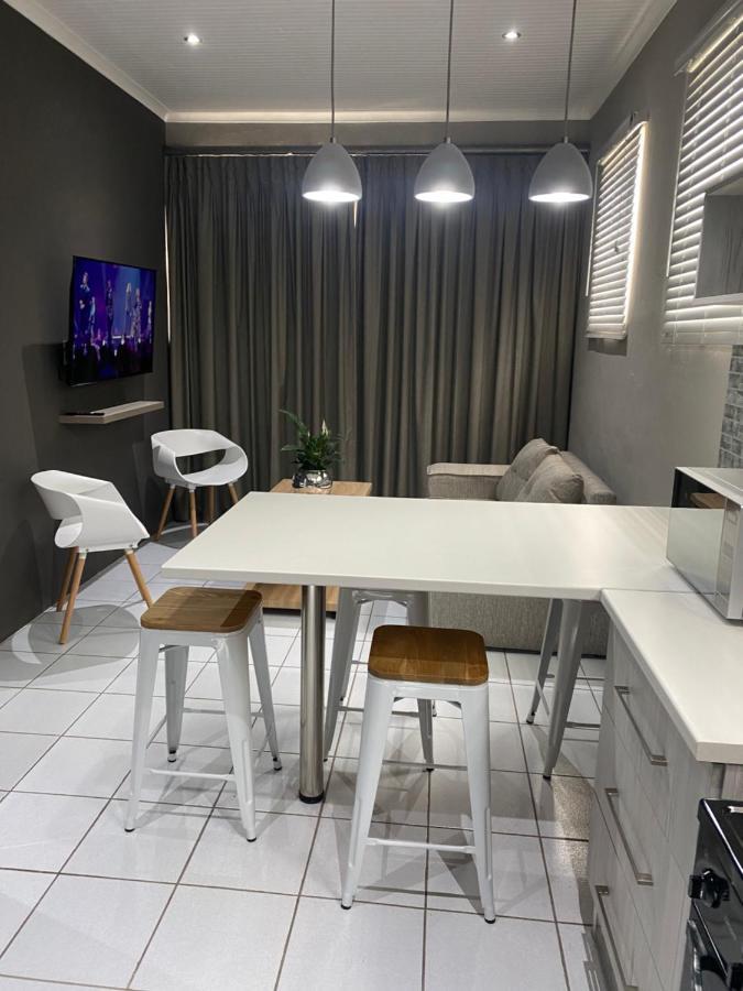 Adventure Apartment - Colchester - 5Km From Elephant Park Eksteriør bilde