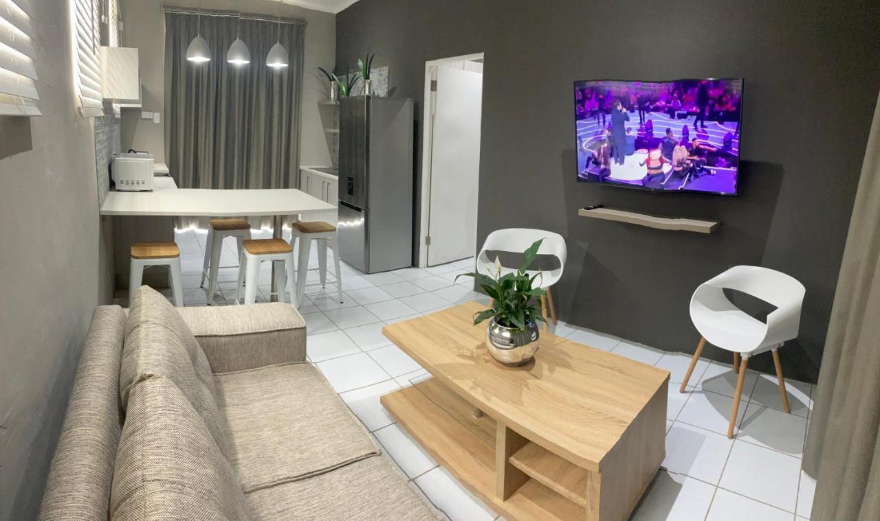 Adventure Apartment - Colchester - 5Km From Elephant Park Eksteriør bilde
