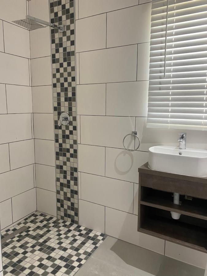 Adventure Apartment - Colchester - 5Km From Elephant Park Eksteriør bilde